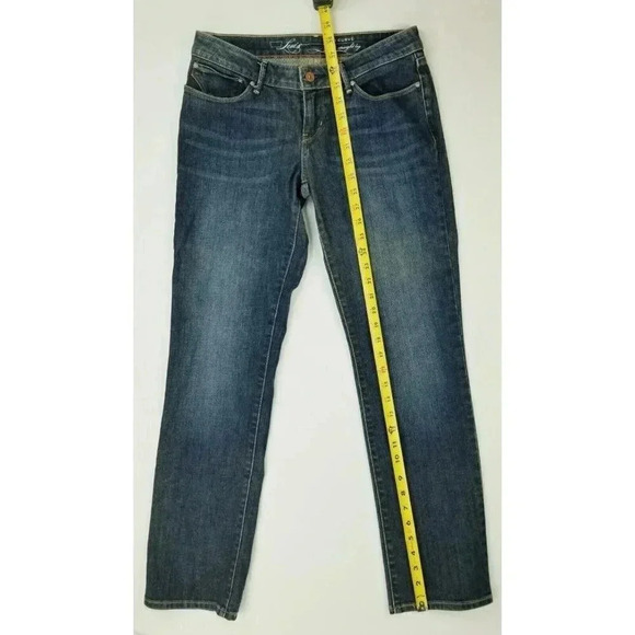 Levi's Size 28X30 Bold Curve Women's Straight Leg Blue Denim 5 Pocket Jeans - Picture 12 of 12